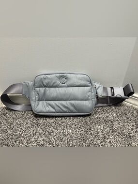 Lululemon Everywhere Belt Bag | Light Gray | Puffer